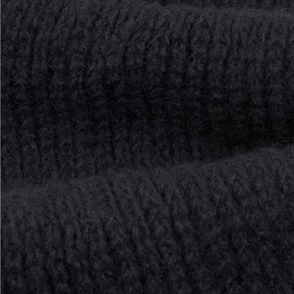 NWT FREYA HARPER Lush Black Sweater Scarf Shrug Indulgently Soft w/a Mohair look